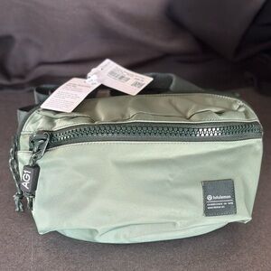 NWT Lululemon All Day Essentials Belt Bag